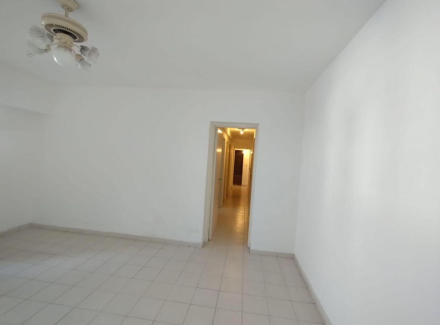 Foto de DEPARTAMENTO 4 AMB VILLA LURO CON BAULERA, imagen 5