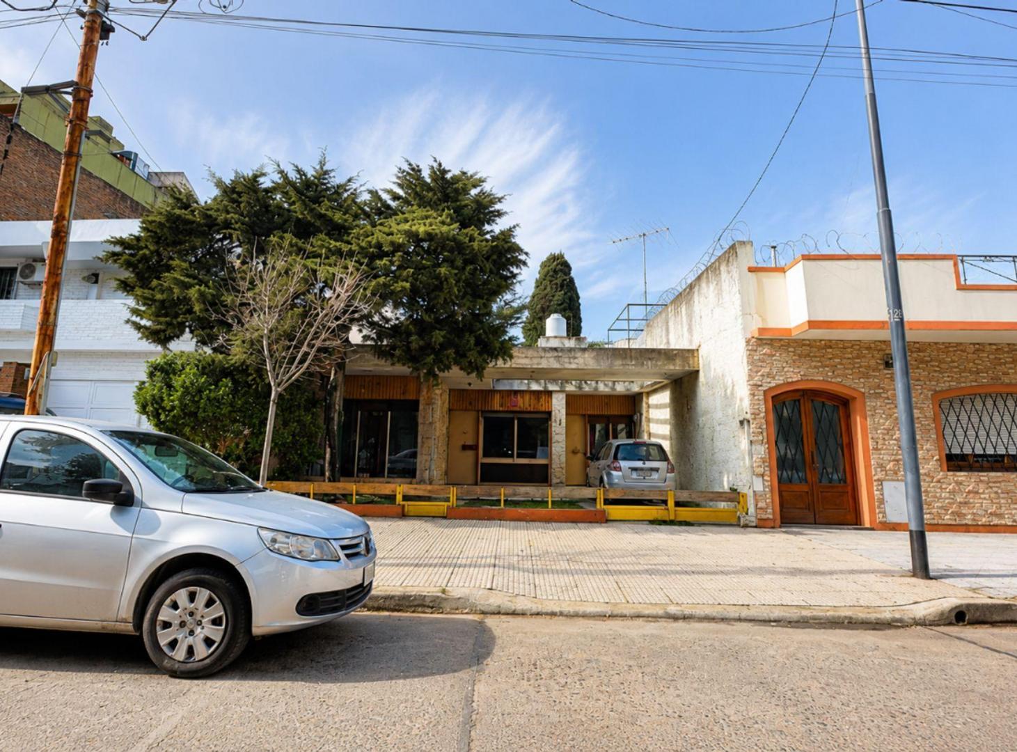 Foto de TERRENO EN VENTA SOBRE LOTE DE 10X30 EN VERSALLES, imagen 4