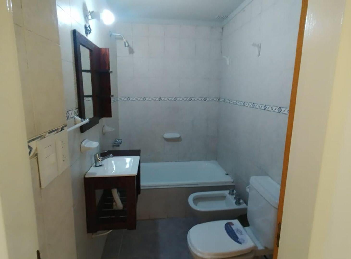 Foto de VENTA DEPARTAMENTO 2 AMB P. BAJA PATIO V. URQUIZA, imagen 5