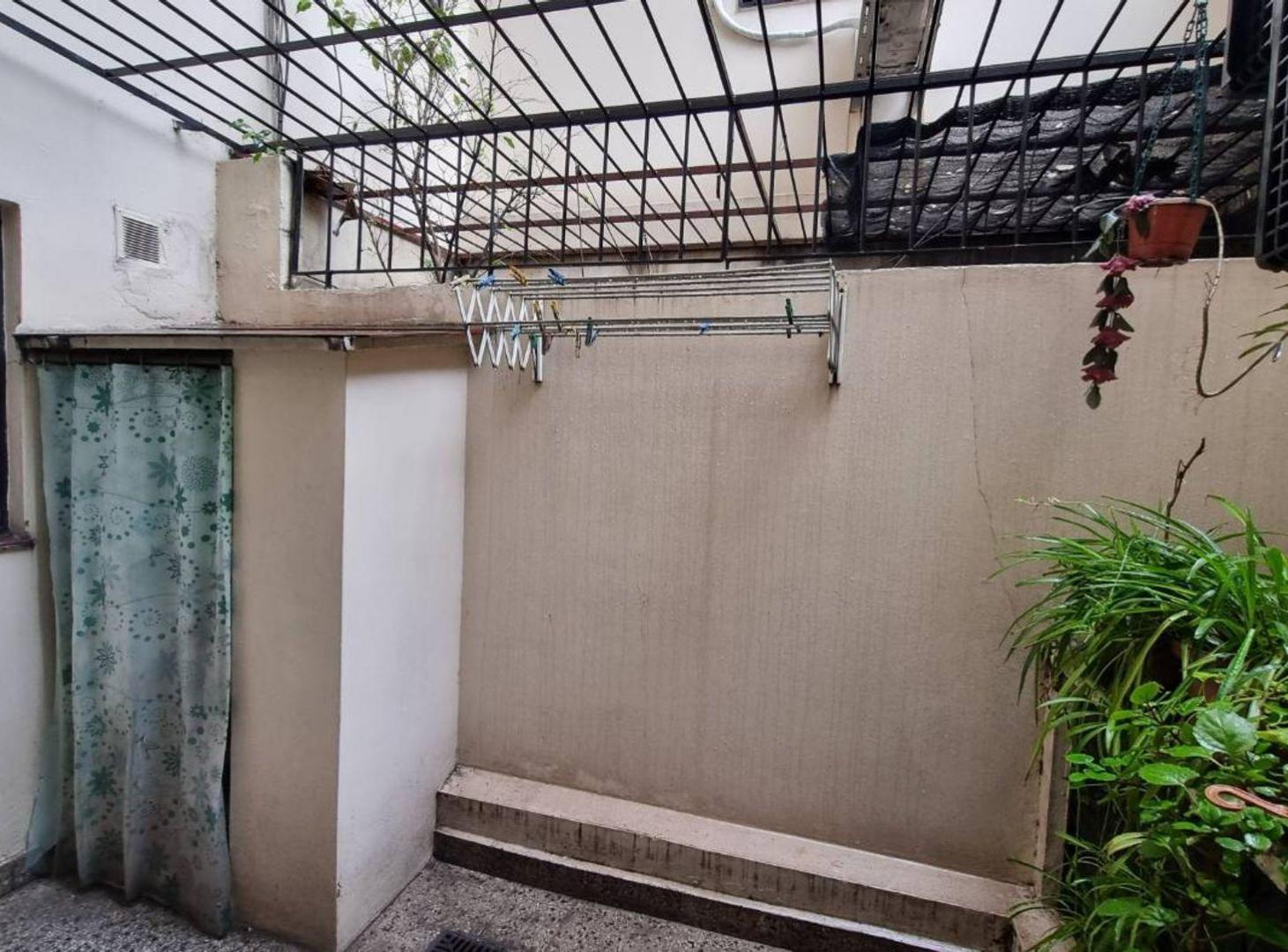 Foto de VENTA DEPTO 3 AMB FRENTE C/DEPENDENCIA Y COCHERA, imagen 5