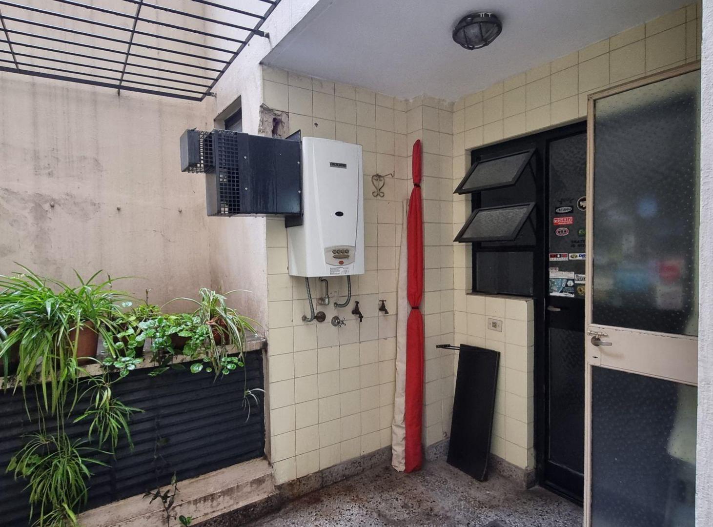 Foto de VENTA DEPTO 3 AMB FRENTE C/DEPENDENCIA Y COCHERA, imagen 1