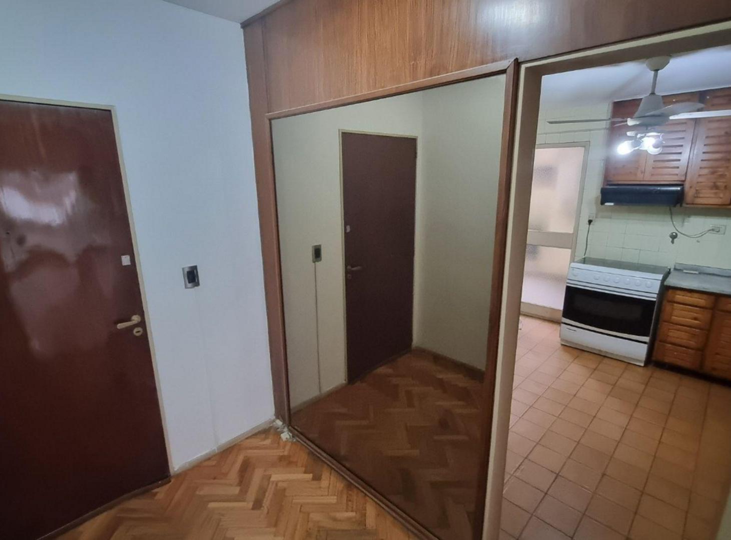 Foto de VENTA DEPTO 3 AMB FRENTE C/DEPENDENCIA Y COCHERA, imagen 2