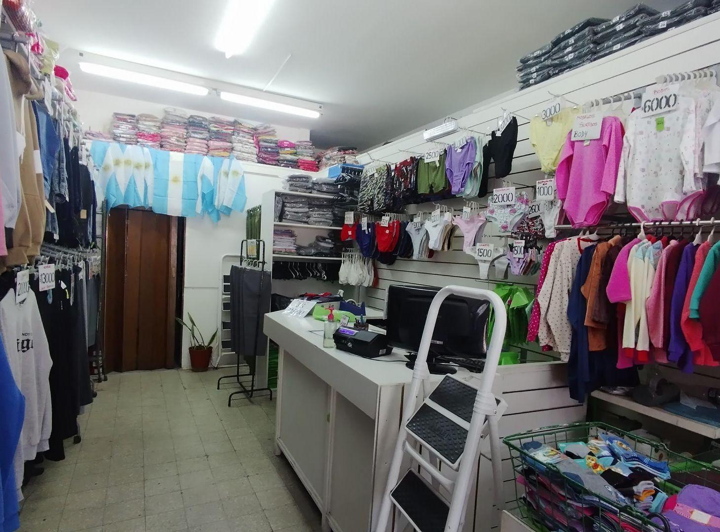Foto de VENTA LOCAL Pque. Avellaneda/Flores 33m² BAULERA, imagen 2