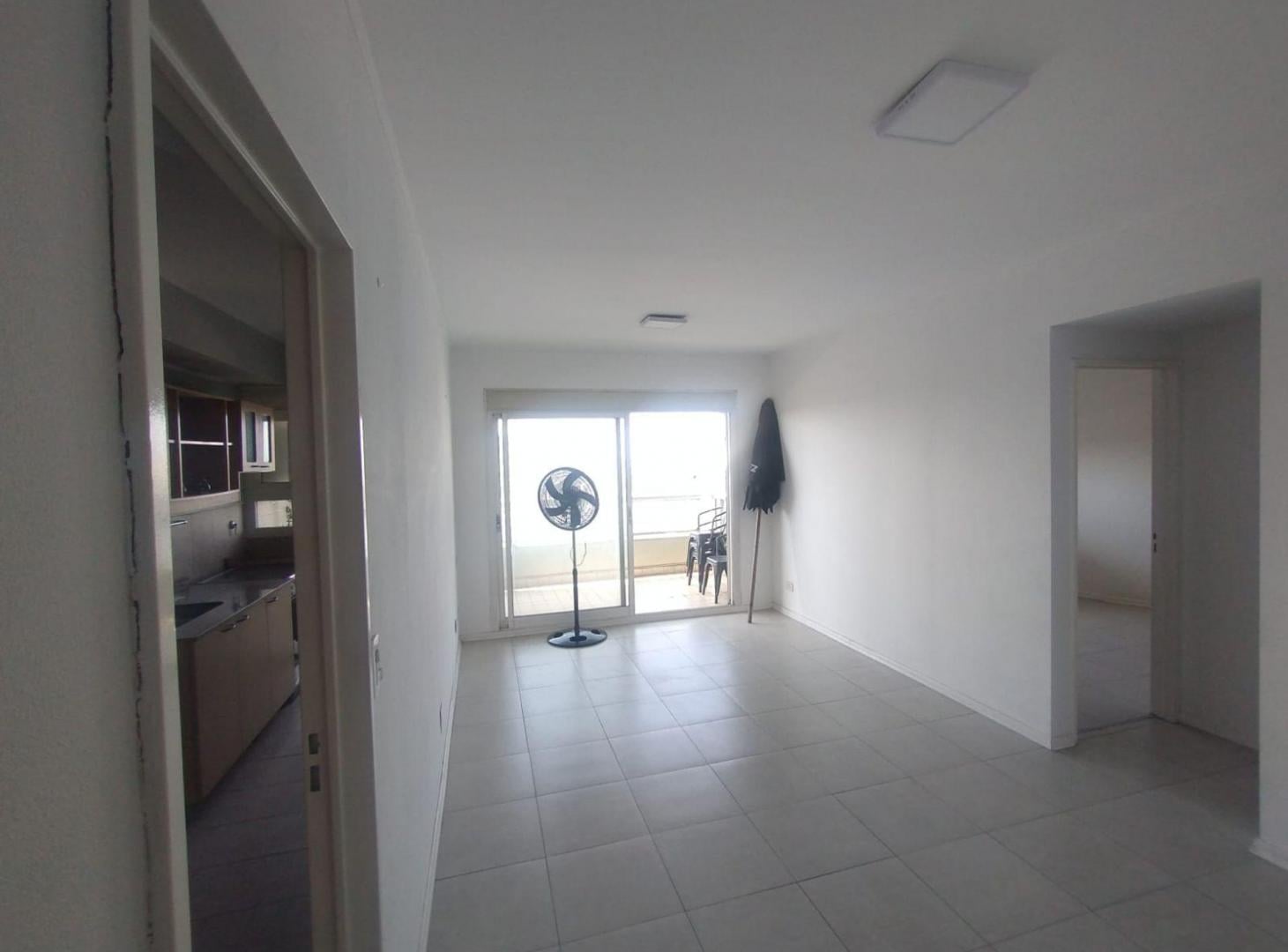 Foto de VENTA DEPARTAMENTO 3 AMB DOBLE BALCON PILETA SEGUR, imagen 3