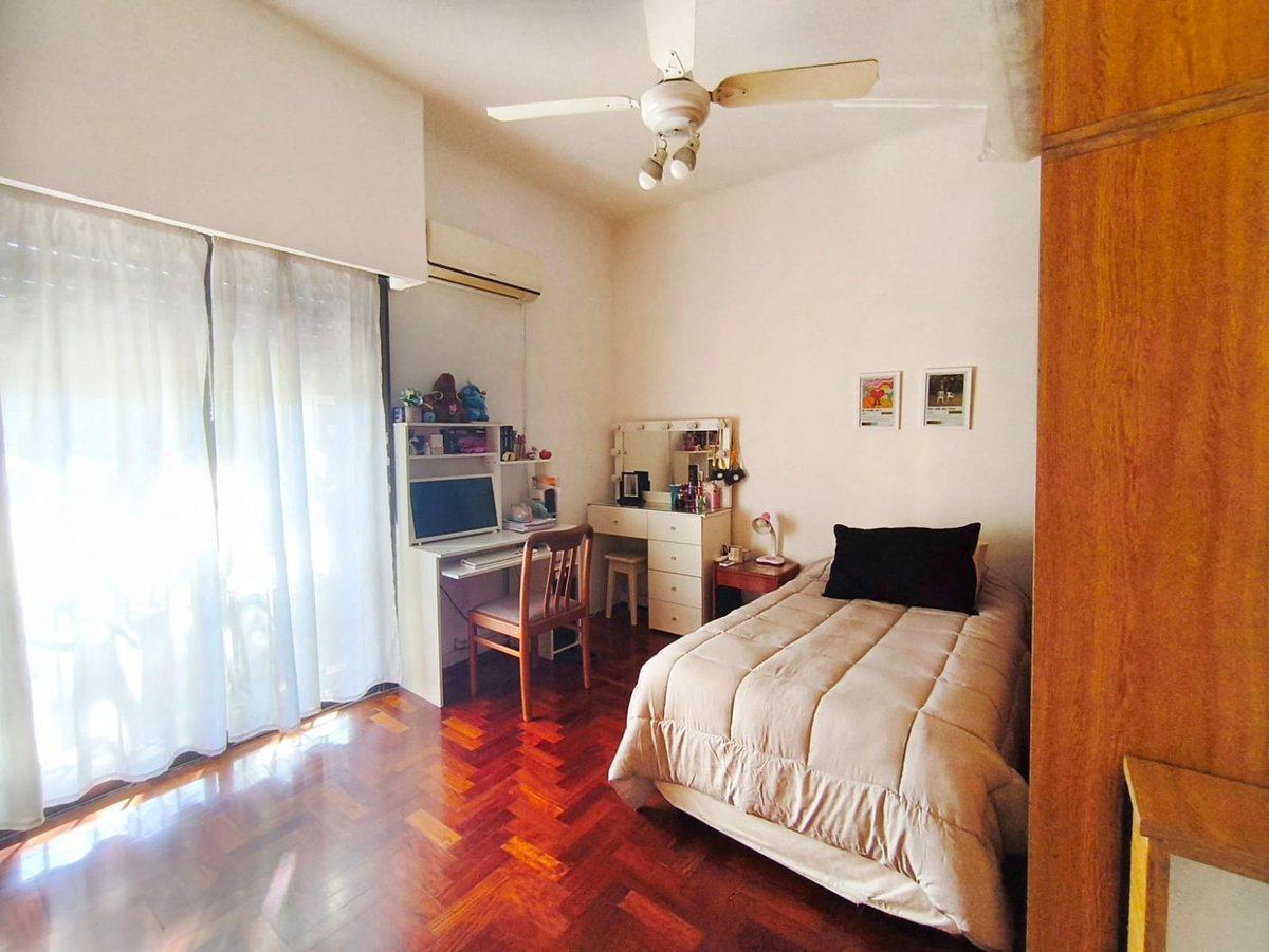 Foto de Venta PH 4 ambientes en Vélez Sarsfield, imagen 2