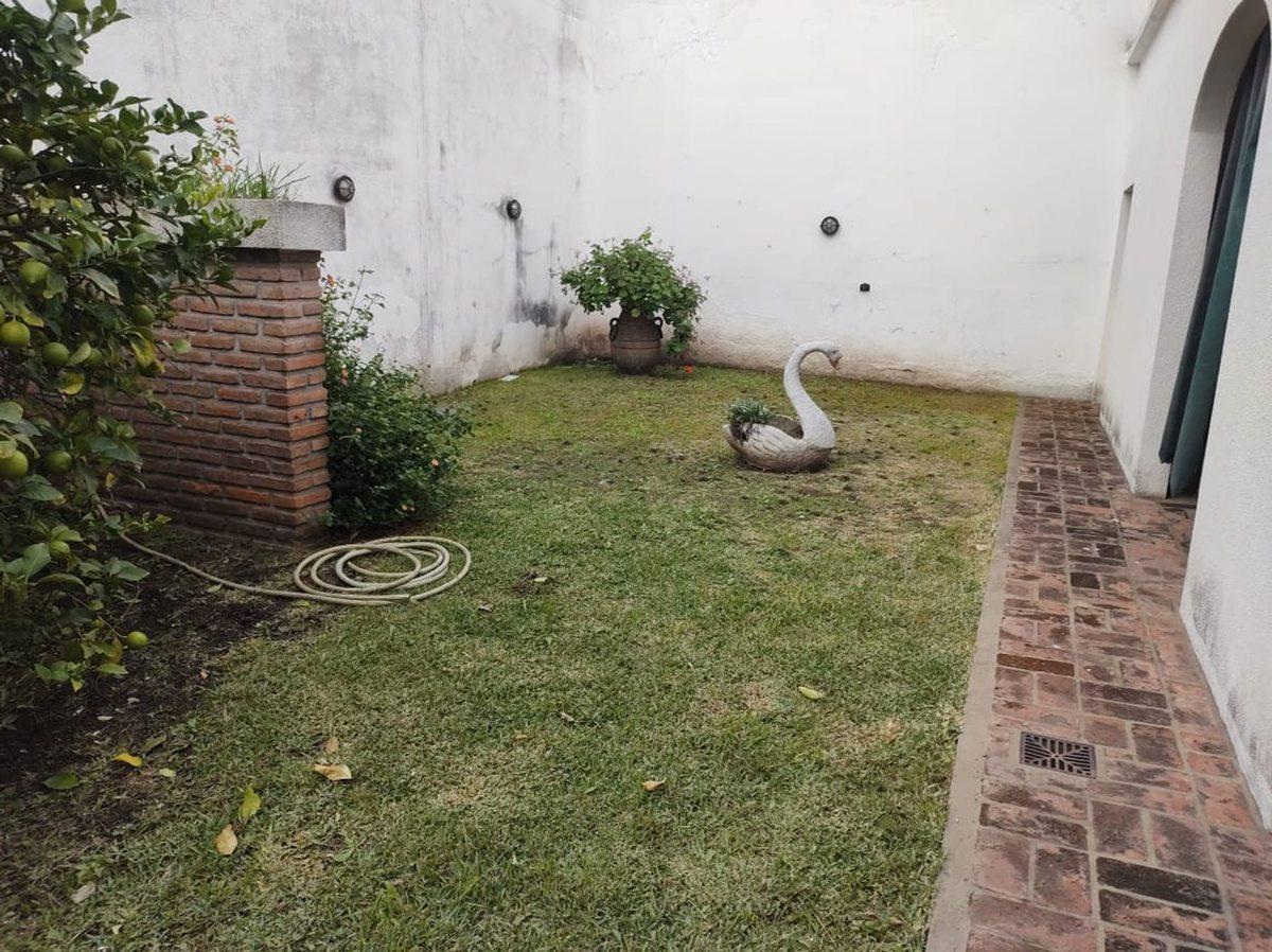 Foto de Venta PH 3 Amb cochera quincho fondo EL Palomar, imagen 2