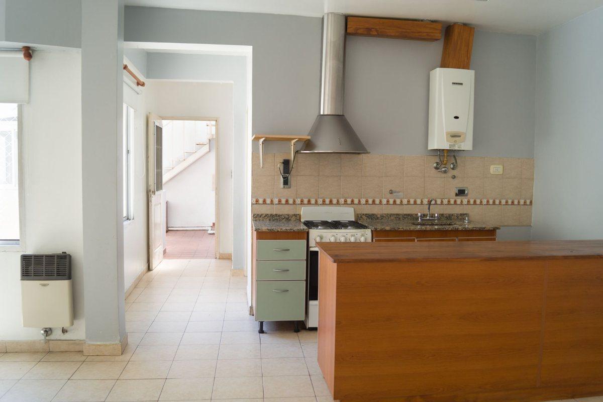Foto de VENTA PH 2 ambientes-patio sin expensas VILLA LURO, imagen 2