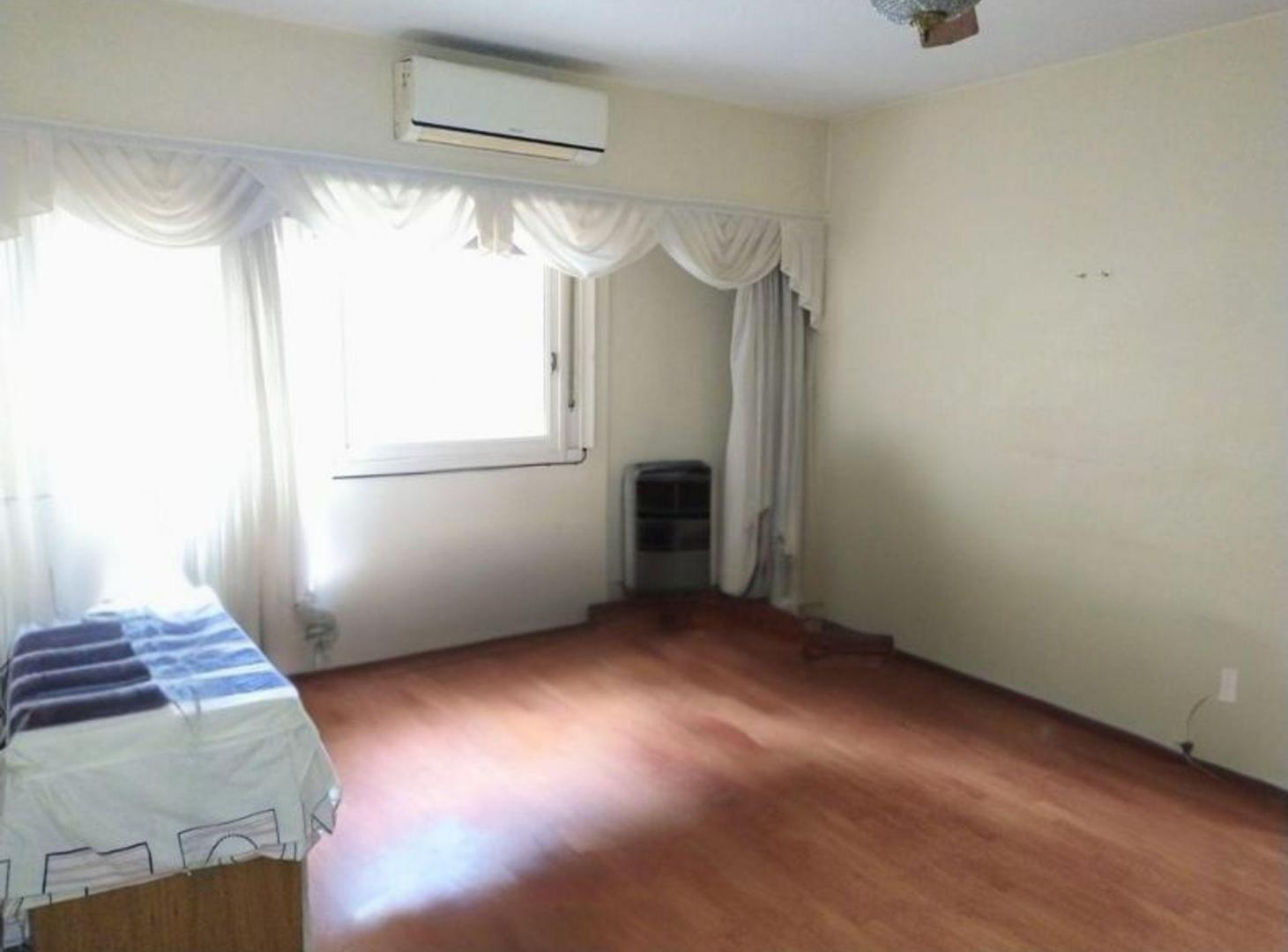 Foto de VENTA DEPARTAMENTO CUATRO AMBIENTES VILLA LURO, imagen 1