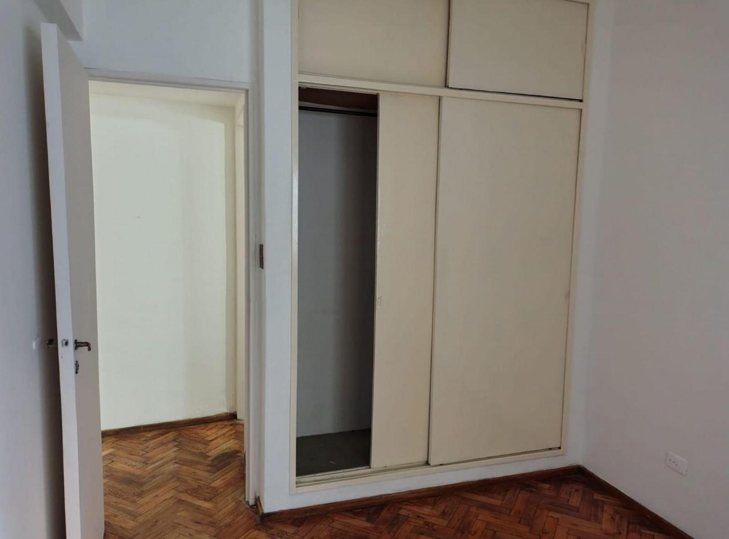 Foto de VENTA DEPARTAMENTO DOS AMBIENTES CABALLITO, imagen 3