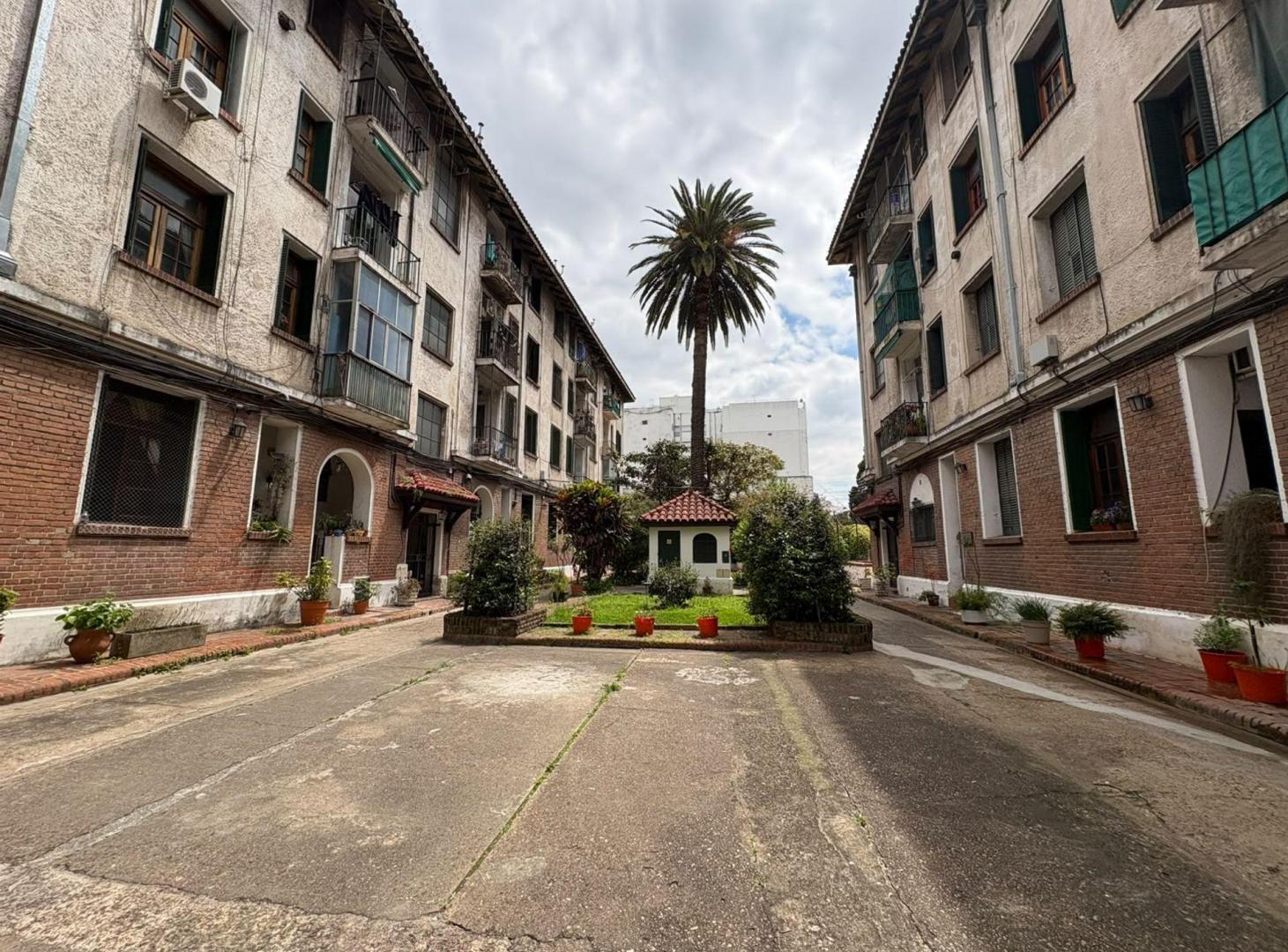 Foto de VENTA DEPARTAMENTO 4 AMBIENTES BALCONES FLORES, imagen 2