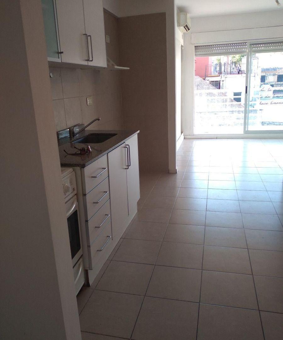 Foto de Depto en Alquiler hermoso monoambiente 40 m2 con balcón, imagen 1