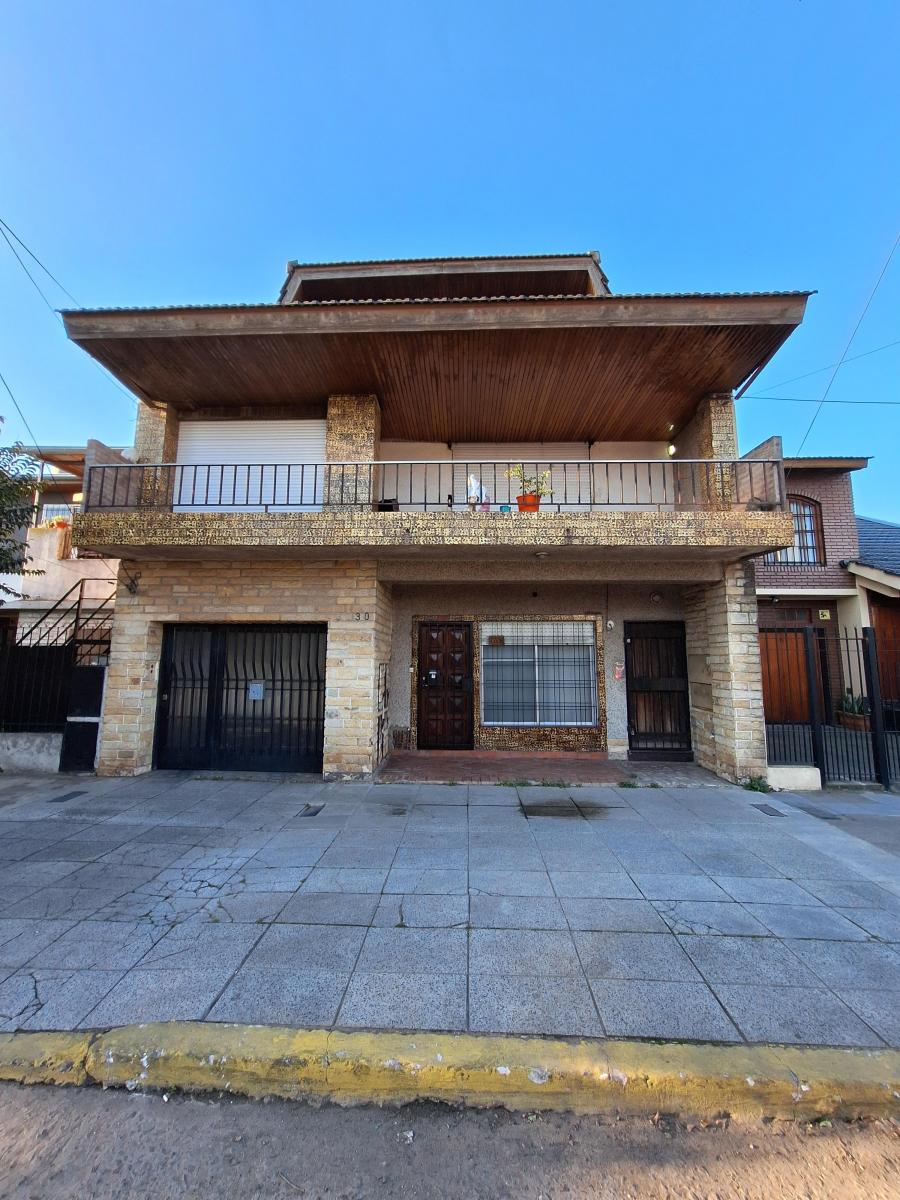 PH de cuatro ambientes en venta en San Justo