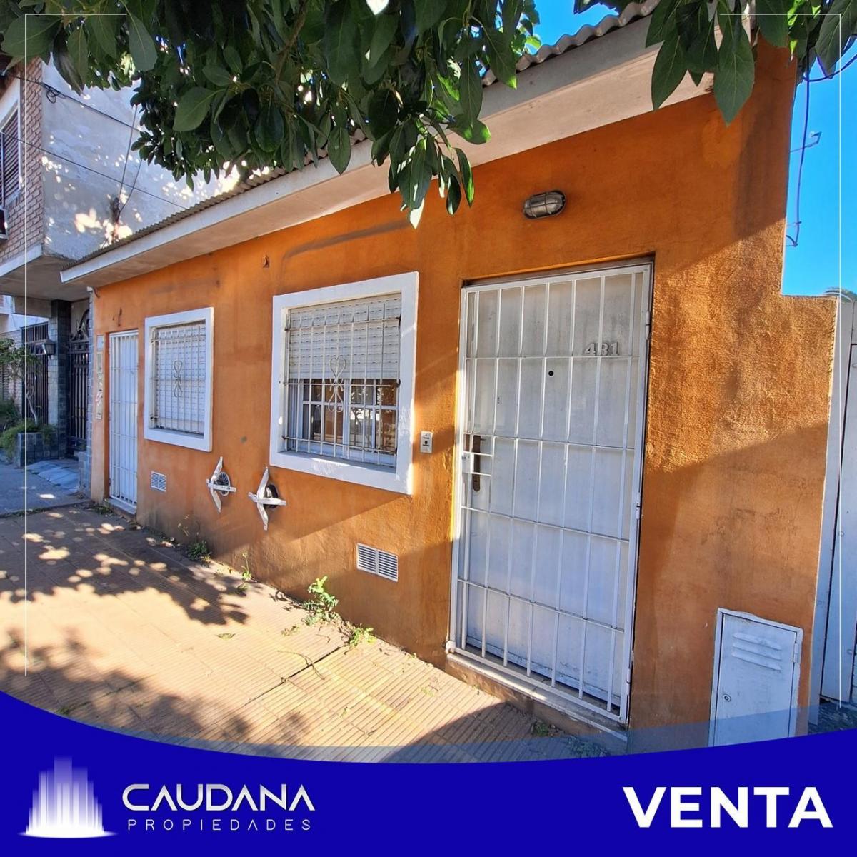 Duplex de dos ambientes en venta en Rmos Mejia