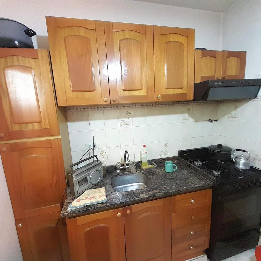 Foto de Duplex tres ambientes con cochera en venta en Isidro Casanova, imagen 5