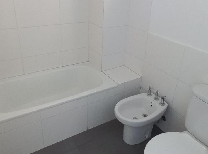 Oficina de dos ambientes en alquiler en San Justo 5