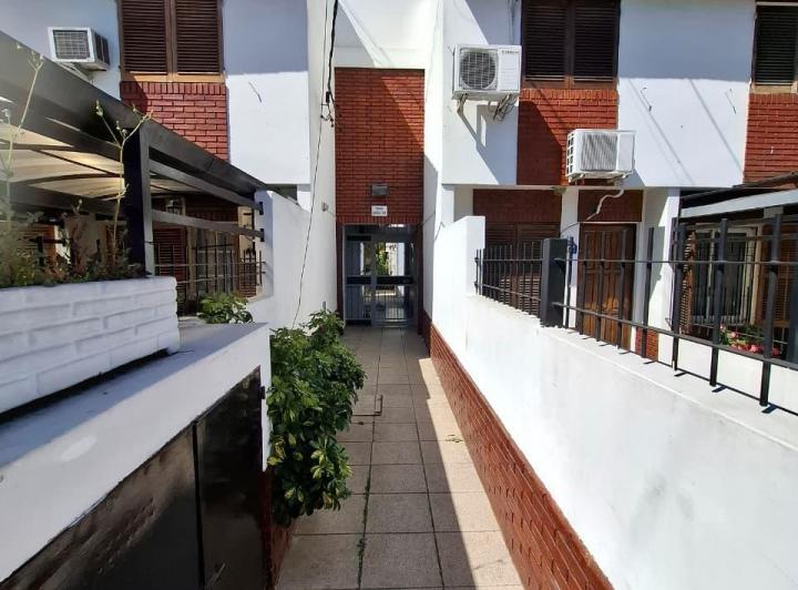 Duplex tres ambientes en alquiler en San Justo 2
