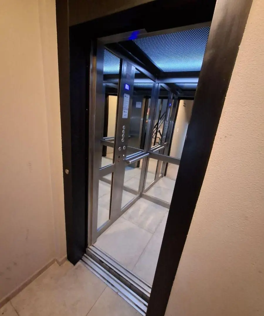 Departamento dos ambientes en alquiler en Villa Luzuriaga 2