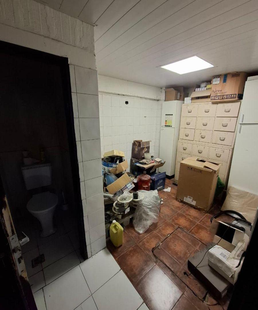 Local comercial doble altura en alquiler en Villa Luzuriaga