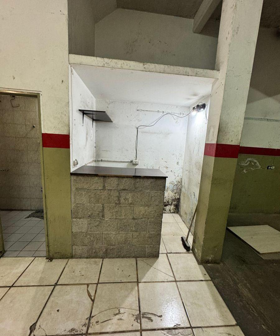 Foto de Deposito en alquiler en Villa Luzuriaga, imagen 2