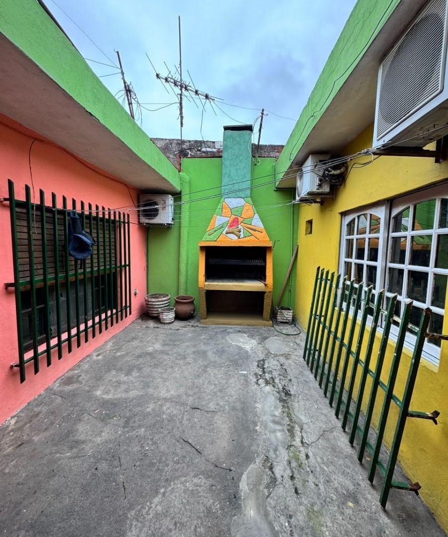Foto de Casa en venta en Isidro Casanova, imagen 1