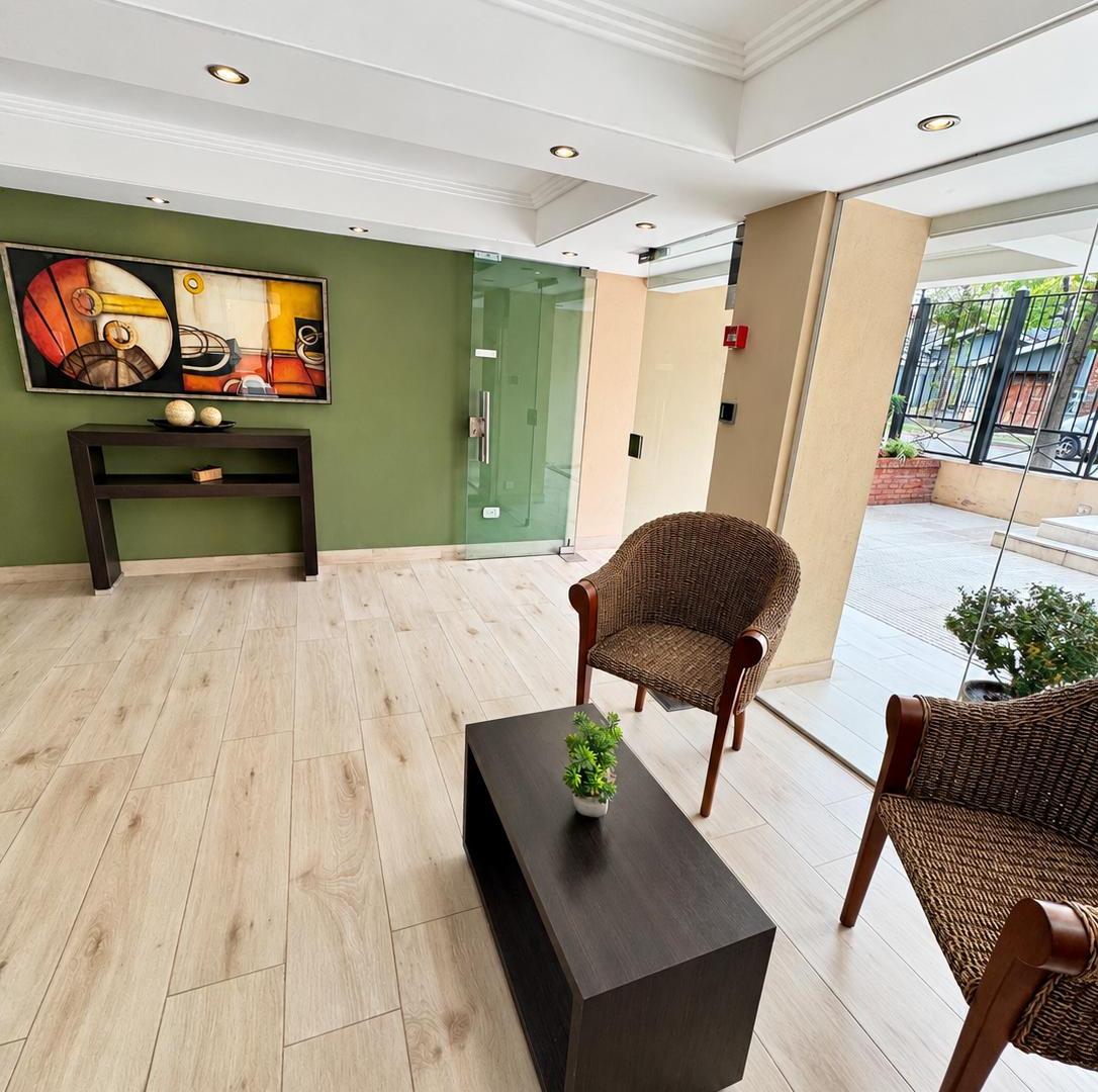 Foto de Departamento tres ambientes con tres cocheras en venta en Ramos Mejia, imagen 2