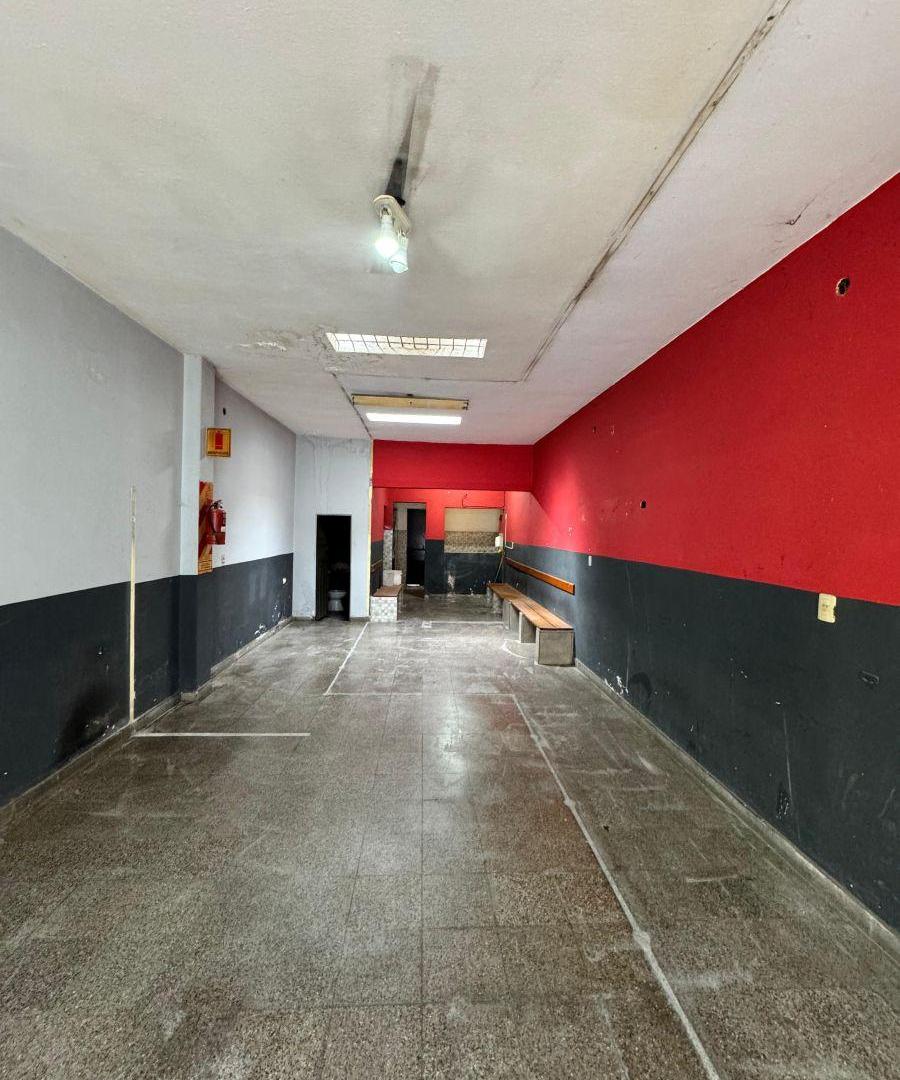 Foto de Local comercial con estacionamiento en alquiler en San Justo, imagen 5