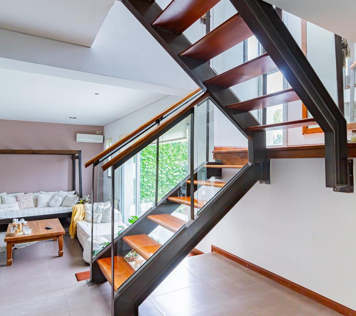 Casa en Venta 3 Dorm. Pileta 5
