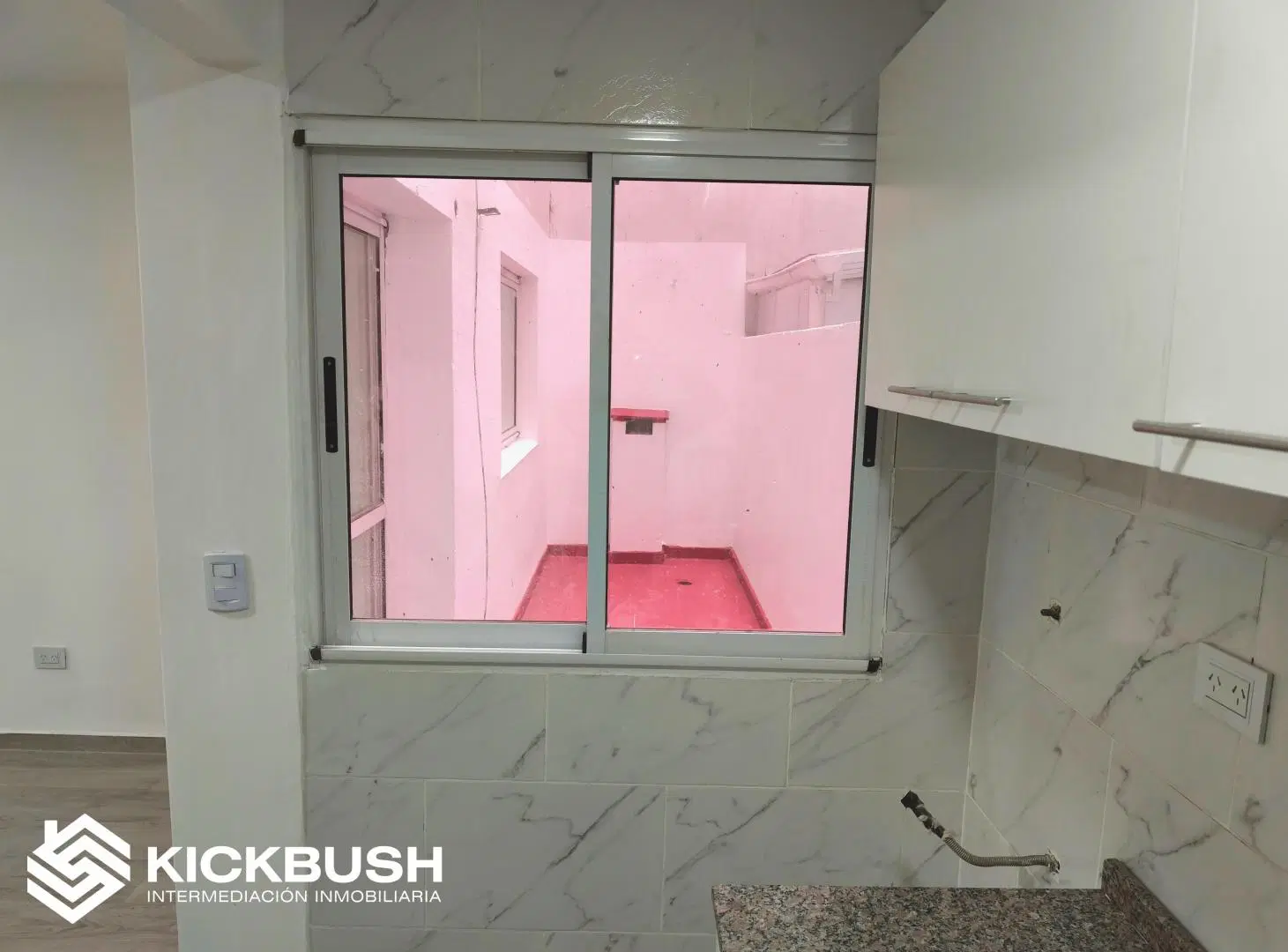 AMPLIO 2 AMBIENTES REFACCIONADO A NUEVO EN BALVANERA | CON PATIO INTERNO | SUBTES H Y B 4
