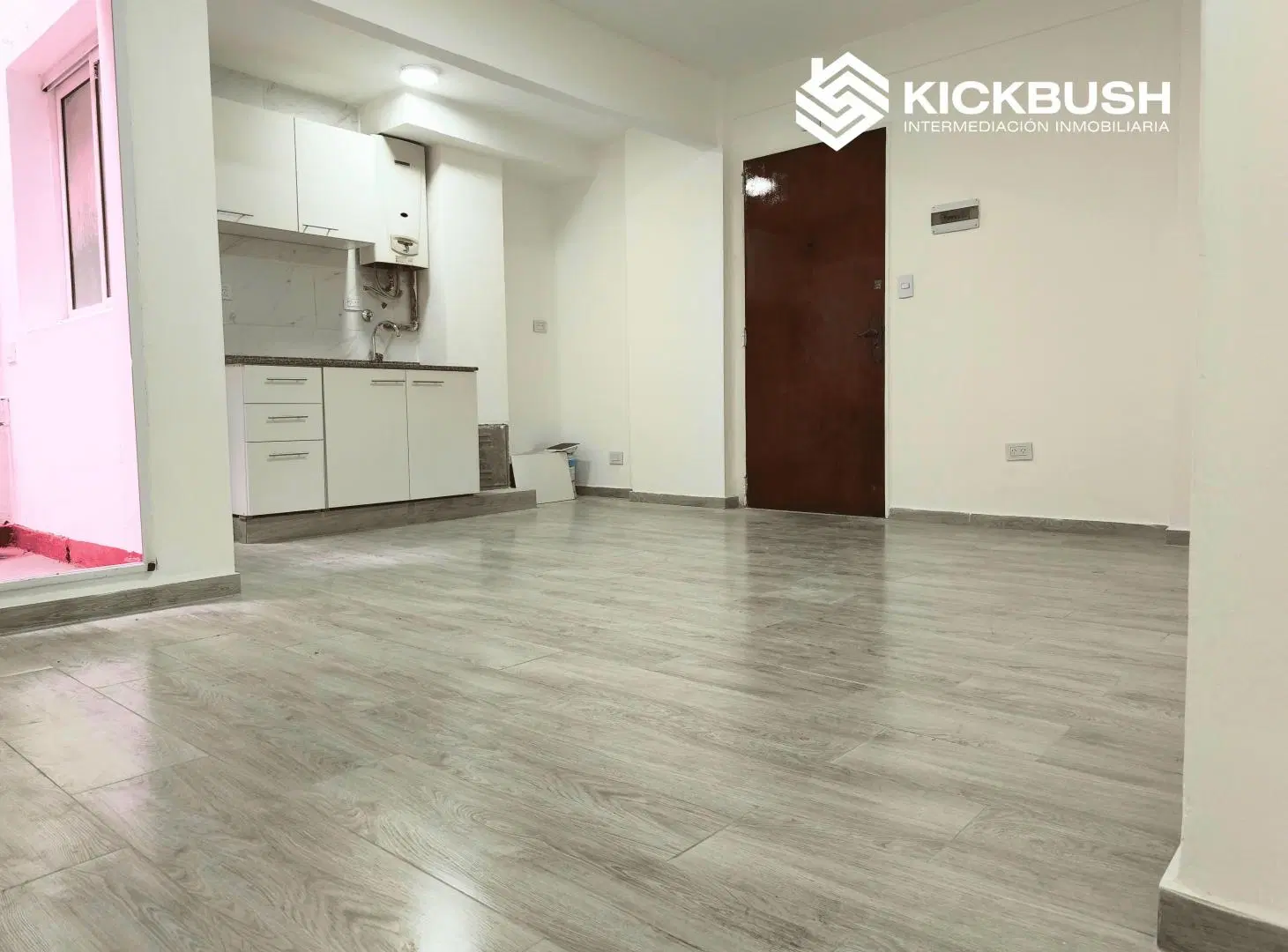 AMPLIO 2 AMBIENTES REFACCIONADO A NUEVO EN BALVANERA | CON PATIO INTERNO | SUBTES H Y B 2