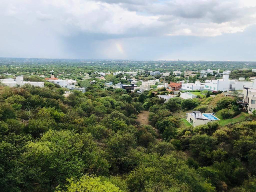 Casa de Categoría en Sector Alto de B° La Rufina! Increíble Vista 5