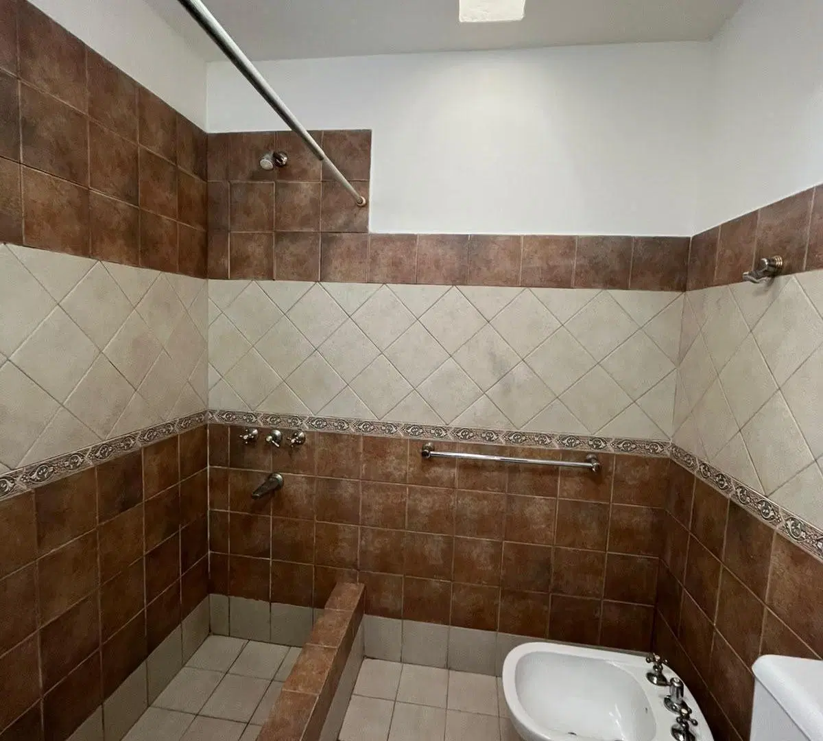 CASA EN ALQUILER DE 2 DORM B QUEBRADA DE LAS ROSAS 3
