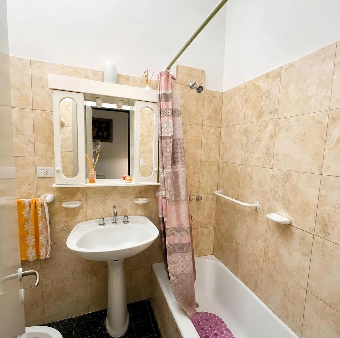 CASA DE 3 DORMITORIOS EN MEJOR ZONA DE ARGUELLO!! A CUADRAS DE RECTA MARTINOLLI!! 1