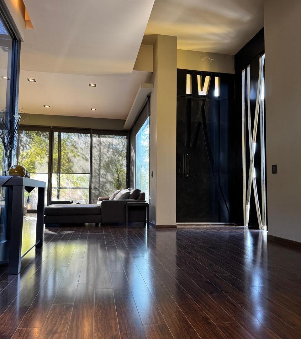 Foto de Casa de diseño en Venta en la Arboleda Villa Warcalde, imagen 5