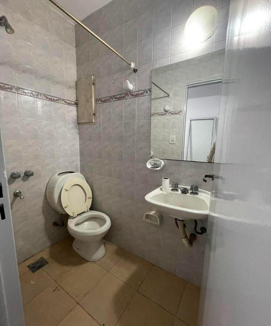 Foto de Local comercial de 40 m² mas dpto de 1 dormitorio, imagen 2