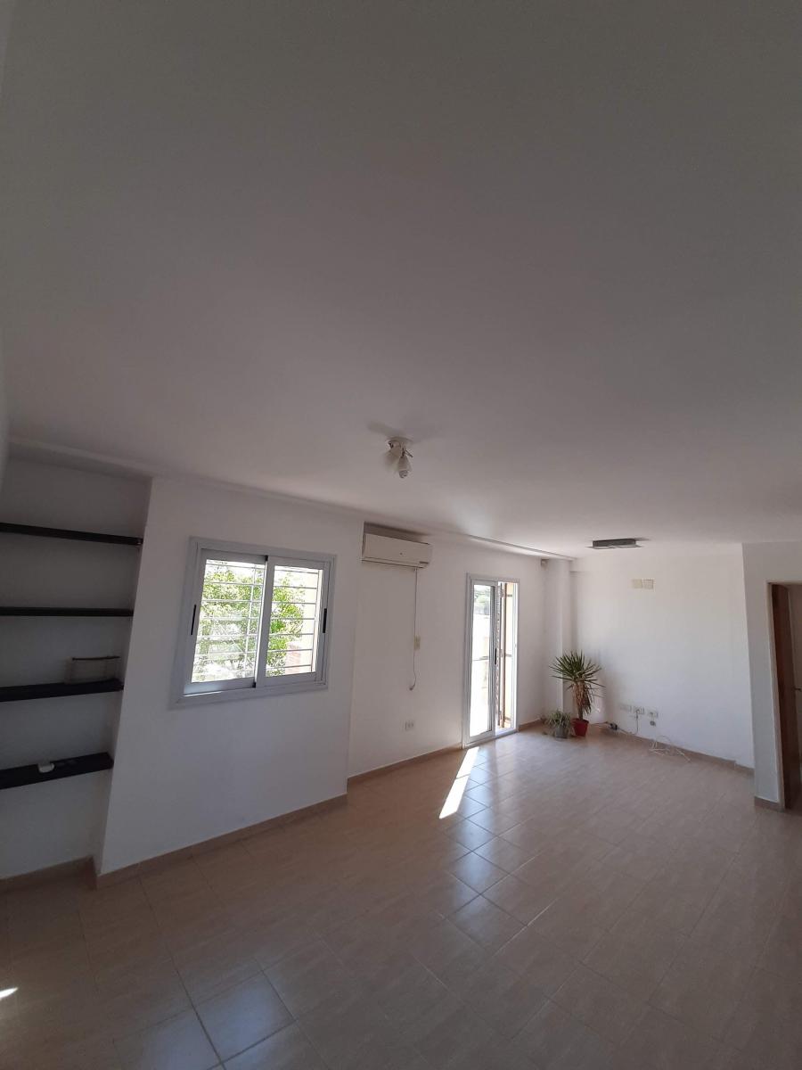 Semipiso de 2 Dormit. Balcon y Cochera B° Smata 4