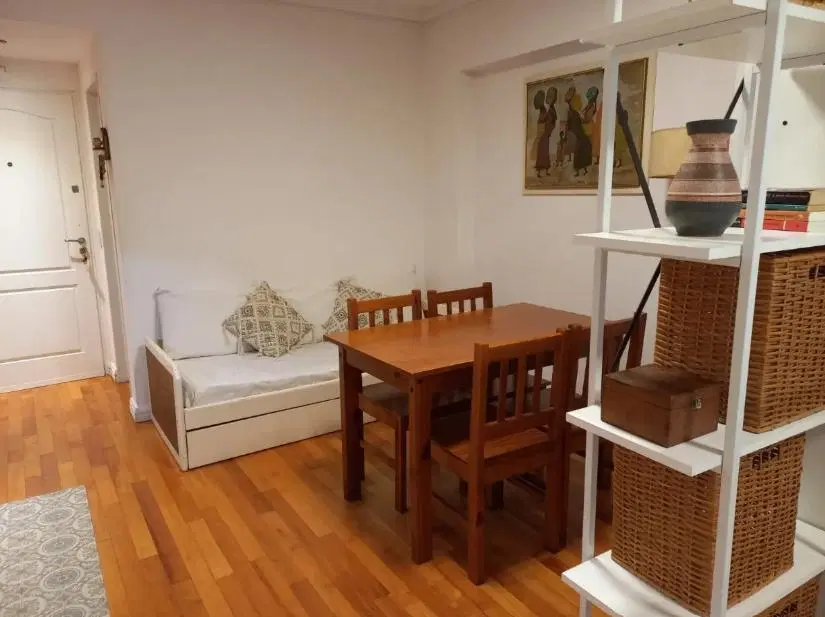 Amplio Monoambiente Dividido En Recoleta Con Patio Privado (Wifi Cocina Baño Completo) 5