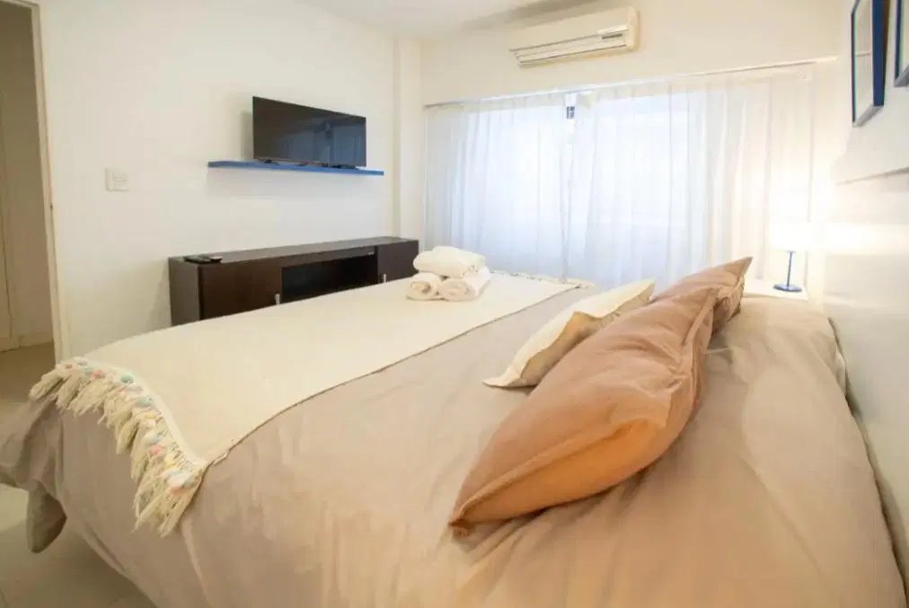 Amplio departamento de 3 ambientes en Palermo Chico amoblado, con balcón AAFríoCalor 3