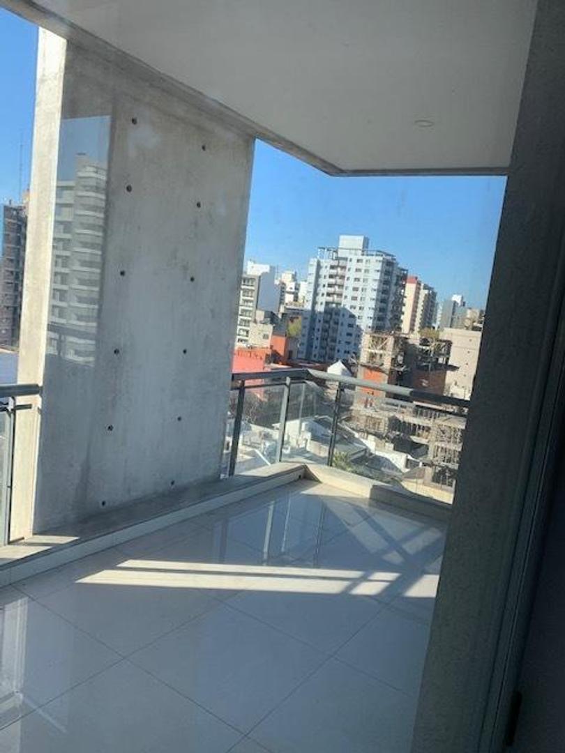 Dep + 3 Amb + Balcones + Cochera + Hormigón. Quilmes Centro 4