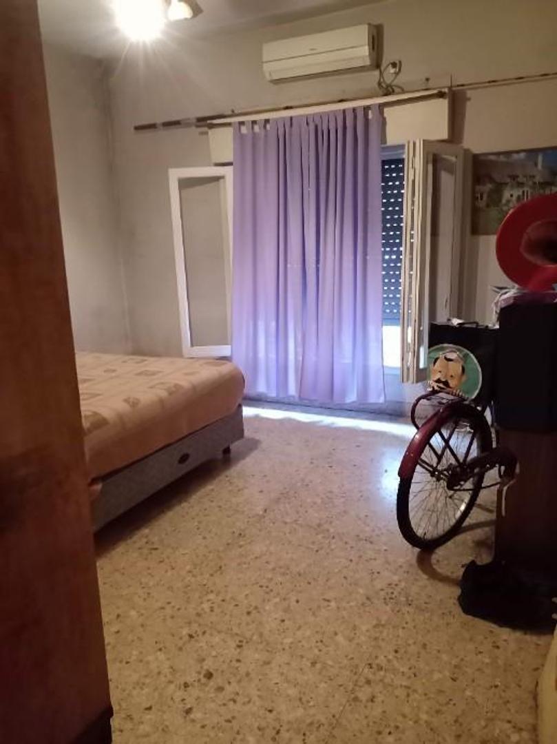 Casa 3amb+parque+galería+garage pasante.Venta Quilmes Oeste