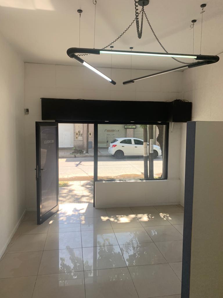 Foto de Local+2 privados+2baños+Kitchinet.Venta Guido 261 Quilmes, imagen 2