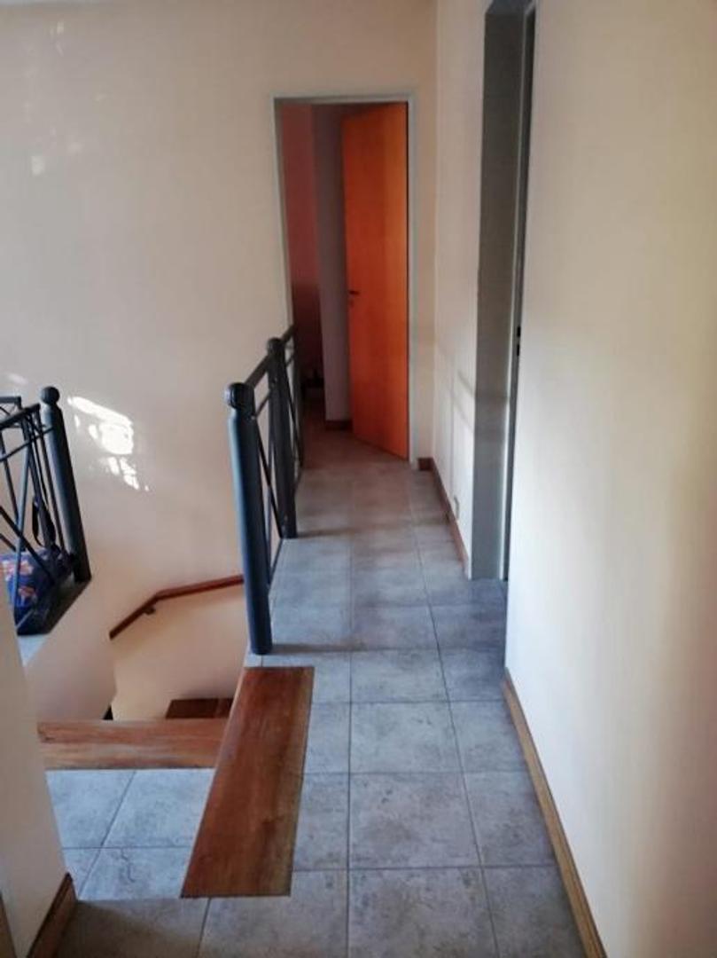 Casa 5 Amb + Parque + Garage Pasante + Quincho. Venta Quilmes Oeste 4