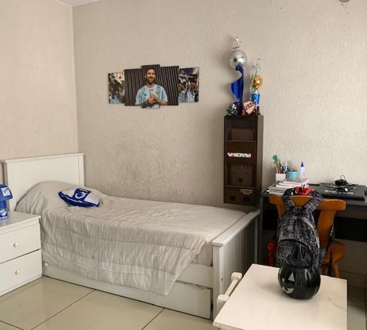 Foto de Departamento 4 amb. en dúplex con cochera. Quilmes centro, imagen 2
