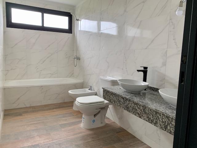 Foto de A estrenar+4amb+piscina+Construida SISTEMA 345+RETAK.VILLALOBOS., imagen 4