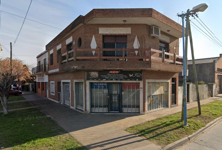 Casa+3 amb.+cochera+2 locales.Bernal Oeste RETASADA