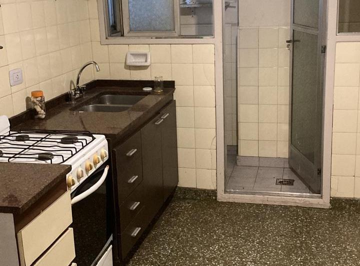 Departamento 2 ambientes en alquiler en centro de quilmes. 5