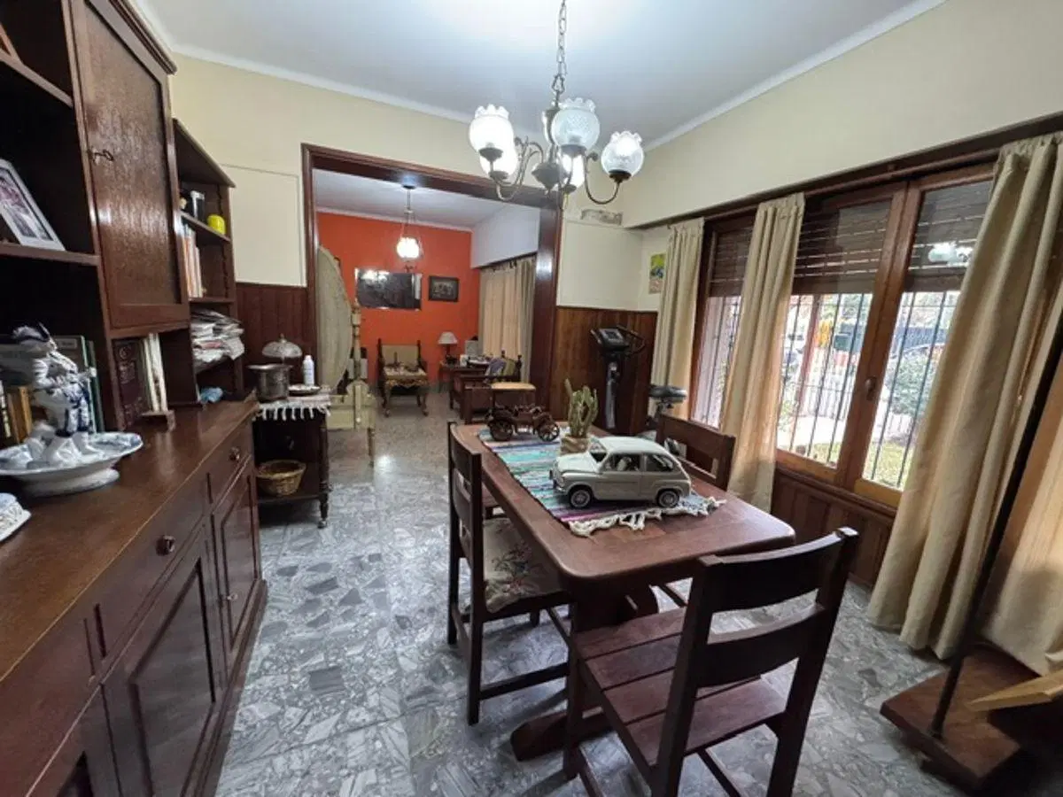 Chalet+5amb+cochera+ubicación. S. Martín 167 Quilmes 2