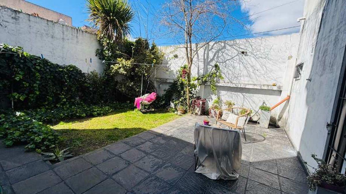 Foto de CASA EN ALQUILER EN AV. EVA PERON, 4 AMB. CON COCHERA, SOLANO, imagen 1