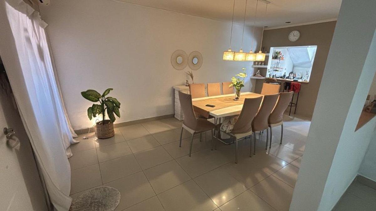 Foto de CASA EN ALQUILER EN AV. EVA PERON, 4 AMB. CON COCHERA, SOLANO, imagen 5