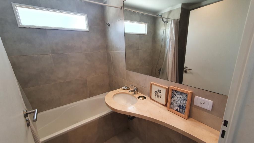 ¡Impecable 3 Ambientes con Cochera y Amenities y Mucha Luz! 2
