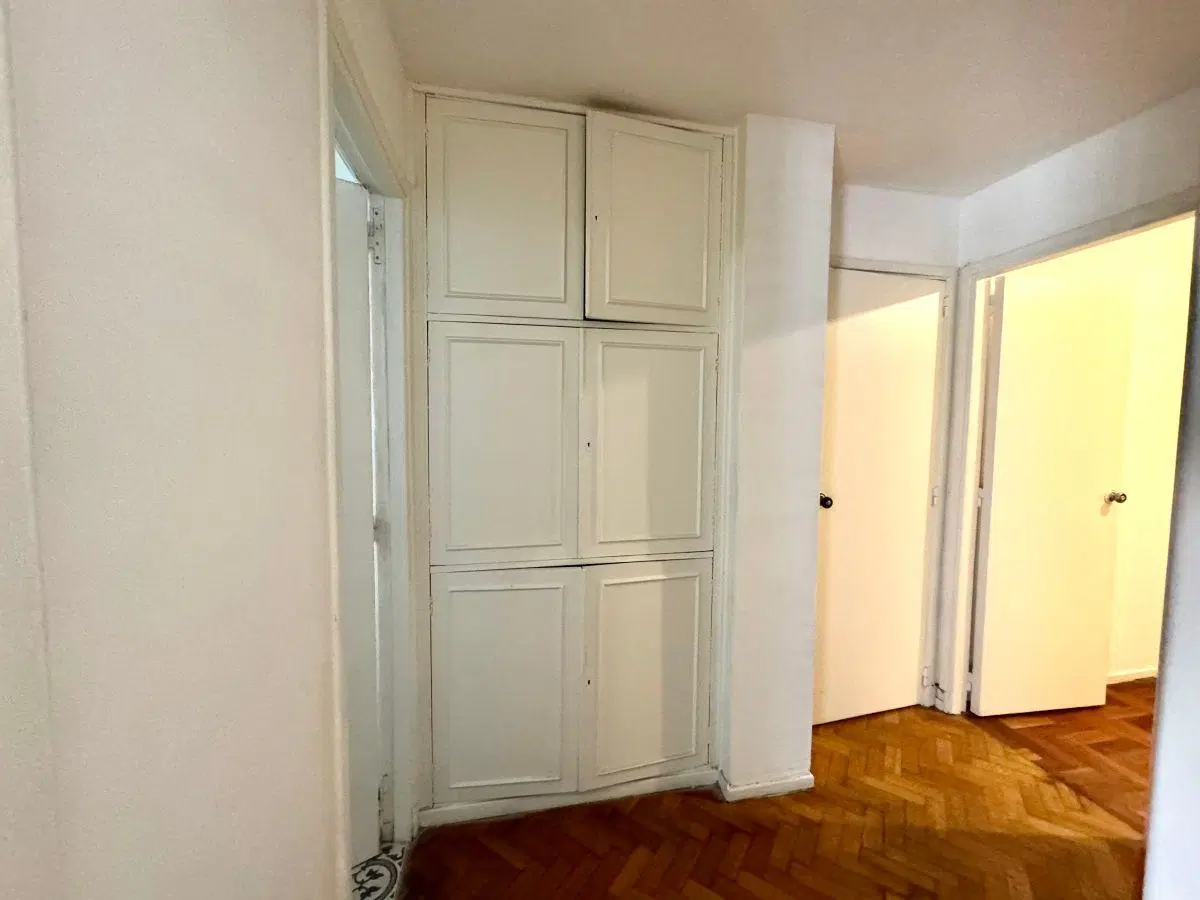 EXCELENTE 4 AMBIENTES CON LAVADERO Y DOBLE ENTRADA -MUY LUMINOSO -RECOLETA 3
